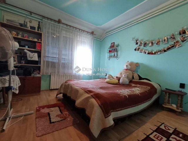 Eladó családi ház, Kunszentmártonban 24.999 M Ft, 5 szobás