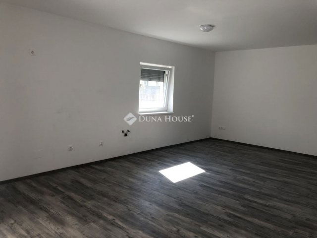 Eladó téglalakás, Budapesten, XXIII. kerületben 65.9 M Ft