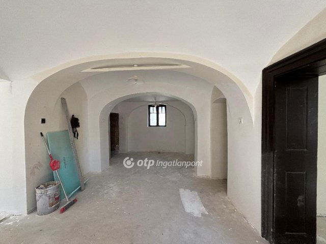 Eladó családi ház, Pápán 20.9 M Ft, 3 szobás