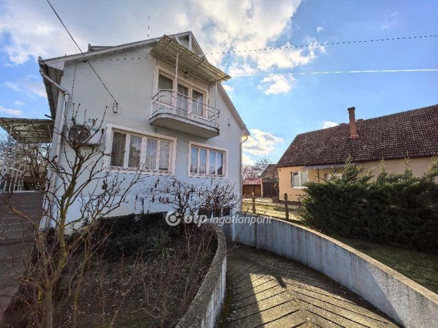 Eladó családi ház, Bocskaikerten 82.9 M Ft, 4+1 szobás