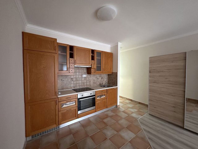 Kiadó téglalakás, albérlet, XVI. kerületben, Bóbitás úton