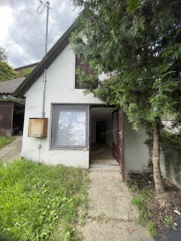 Eladó családi ház, Csolnokon 14.9 M Ft, 1 szobás