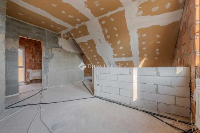 Eladó családi ház, Gödön 102.9 M Ft, 6 szobás