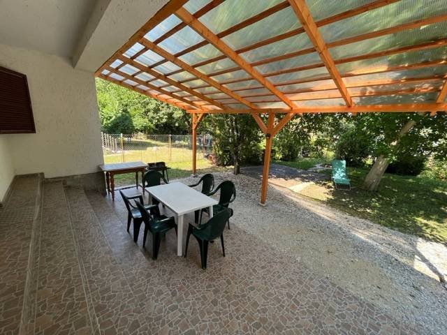 Eladó nyaraló, Szihalmon 35 M Ft, 5 szobás / költözzbe.hu