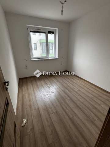 Kiadó téglalakás, albérlet, Debrecenben 400 E Ft / hó, 4 szobás