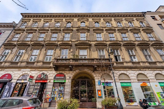 Eladó téglalakás, Budapesten, VI. kerületben 94.9 M Ft, 1 szobás