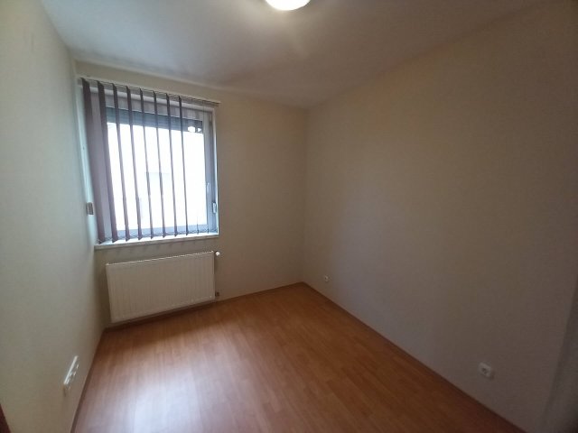 Kiadó téglalakás, albérlet, Szolnokon 140 E Ft / hó, 2 szobás
