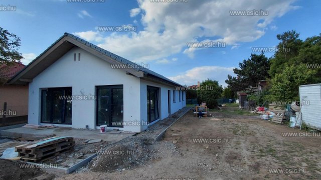 Eladó családi ház, Vácdukán 119.9 M Ft, 5 szobás
