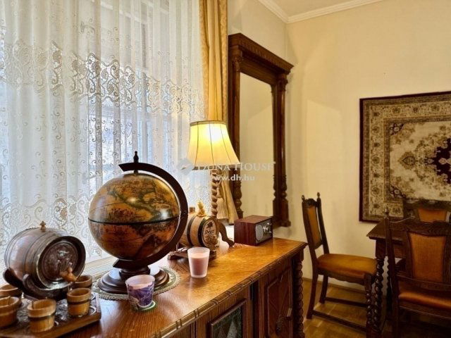 Eladó téglalakás, Pécsett 89.5 M Ft, 4 szobás