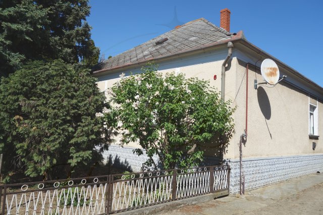 Eladó családi ház, Zalaszentgróton 38.9 M Ft, 2 szobás