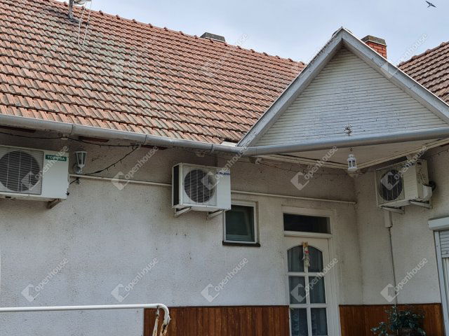 Eladó családi ház, Algyőn 72.99 M Ft, 3 szobás