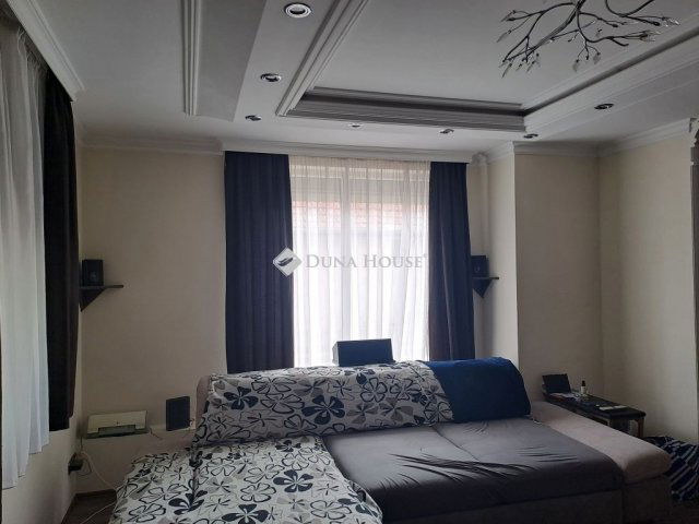 Eladó családi ház, Jászberényben 95 M Ft, 5 szobás