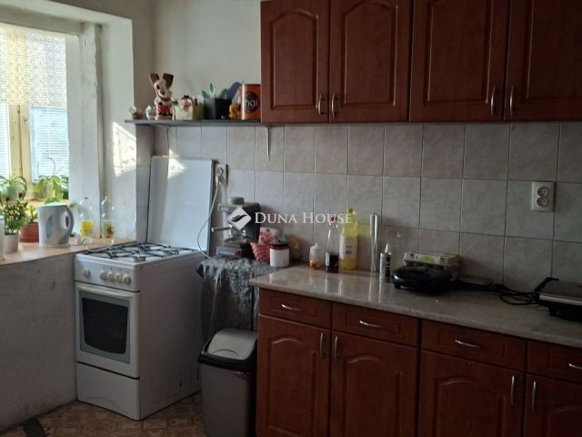 Eladó családi ház, Zámolyon 39.99 M Ft, 3 szobás