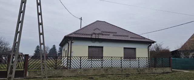 Eladó családi ház, Mezőkomáromban 24.99 M Ft, 3 szobás