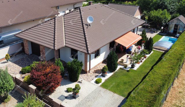 Eladó családi ház, Siófokon 159.9 M Ft, 4 szobás
