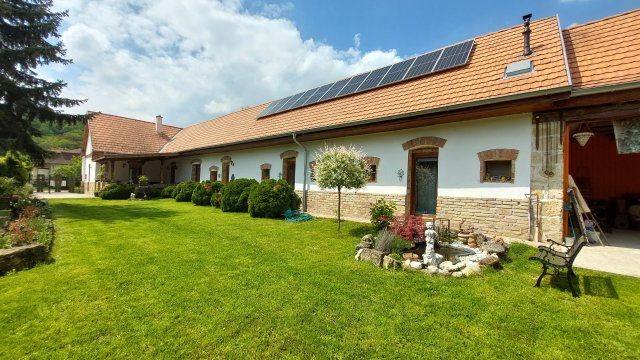 Eladó családi ház, Budajenőn 175 M Ft, 5 szobás