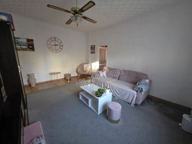 Eladó téglalakás, Dunaújvárosban, Gábor Áron utcában