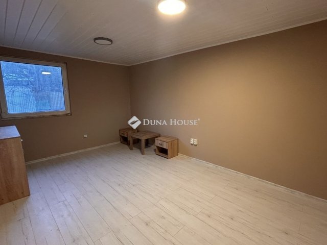 Eladó családi ház, Mogyoródon 36 M Ft, 1 szobás