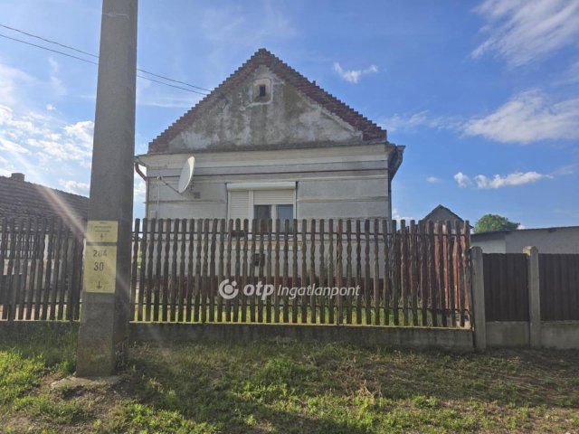 Eladó családi ház, Létavértesen 15.99 M Ft, 2 szobás