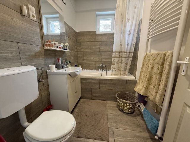 Eladó téglalakás, Monoron 90 M Ft, 7 szobás