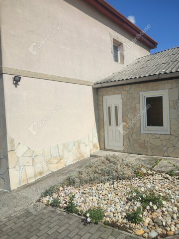 Eladó családi ház, Tatabányán 79.99 M Ft, 4 szobás