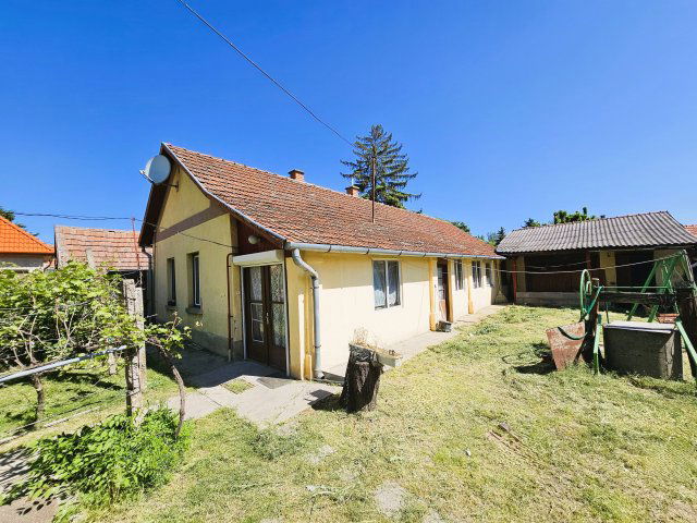 Eladó családi ház, Kiskunhalason 27.9 M Ft, 3 szobás