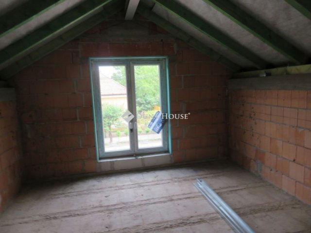 Eladó ikerház, Szegeden 99 M Ft, 3 szobás / költözzbe.hu