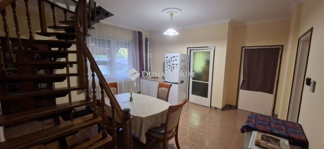 Eladó családi ház, Kecskeméten 79.9 M Ft, 5 szobás