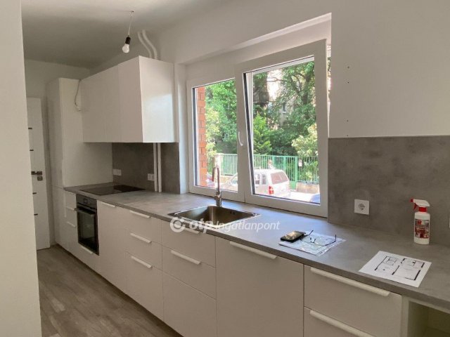 Eladó téglalakás, Budapesten, III. kerületben 114.9 M Ft