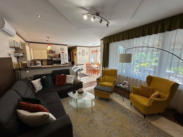 Eladó családi ház, Nagyvenyimen 129.9 M Ft, 4 szobás