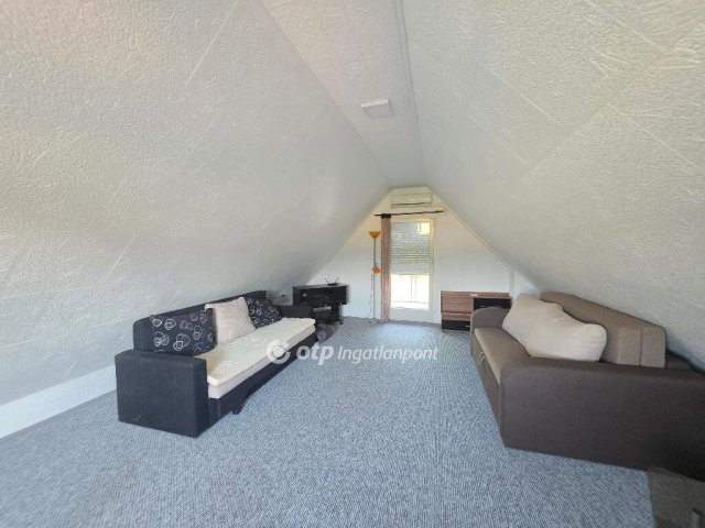 Eladó családi ház, Várkeszőn 30.99 M Ft, 2+1 szobás