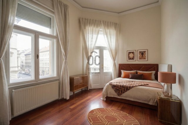 Eladó téglalakás, Budapesten, VI. kerületben 200 M Ft, 3 szobás