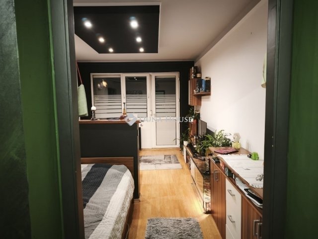 Eladó panellakás, Szombathelyen 56.5 M Ft, 2+1 szobás