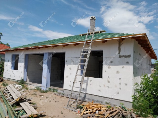 Eladó családi ház, Székesfehérvárott 97.5 M Ft, 4 szobás