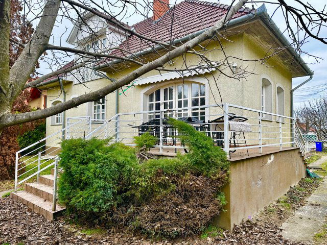 Eladó családi ház, Cegléden 70 M Ft, 6 szobás