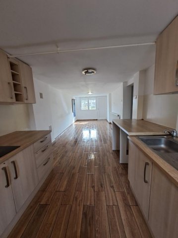 Eladó sorház, Komáromban 89 M Ft, 6 szobás