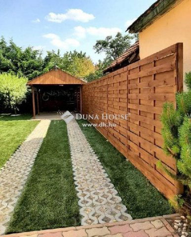 Eladó családi ház, Siófokon 92.99 M Ft, 3 szobás