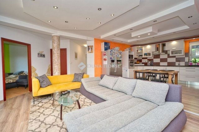 Eladó családi ház, Szigetbecsén 159.9 M Ft, 4 szobás