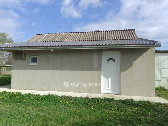 Eladó családi ház, Derecskén 10.5 M Ft, 1 szobás