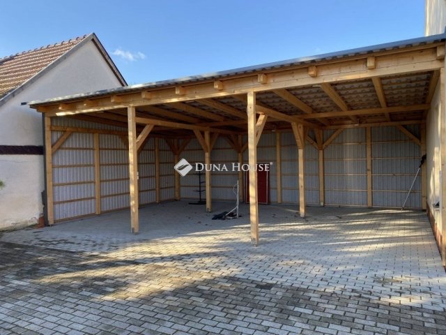 Eladó családi ház, Nagykozáron 139.99 M Ft, 5 szobás