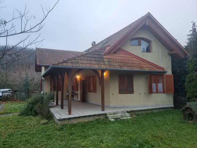 Eladó családi ház, Lesencefaluban 84.9 M Ft, 5 szobás