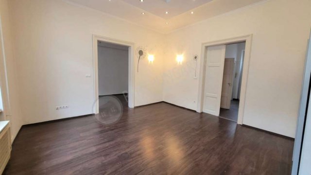 Eladó téglalakás, VII. kerületben, Wesselényi utcában