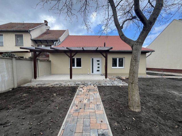 Eladó családi ház, Békéscsabán 79.9 M Ft, 3 szobás