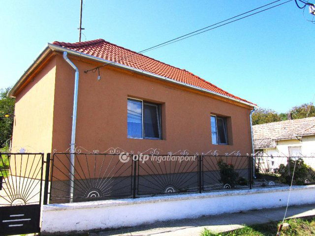 Eladó családi ház, Szenyéren 22.8 M Ft, 3+1 szobás