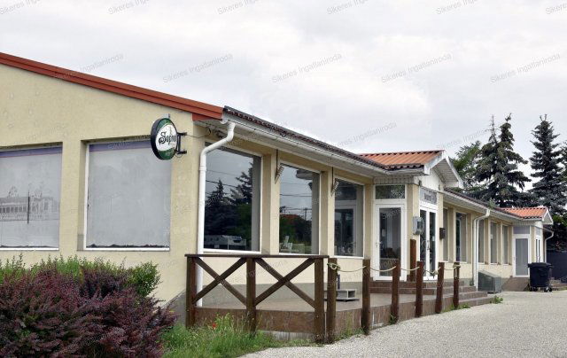Eladó üzlethelyiség, Vértesszőlősön 450 M Ft