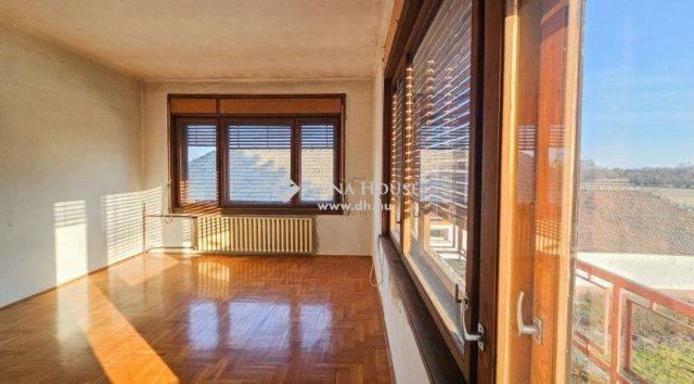 Eladó családi ház, Tápiószecsőn 59.9 M Ft, 5 szobás