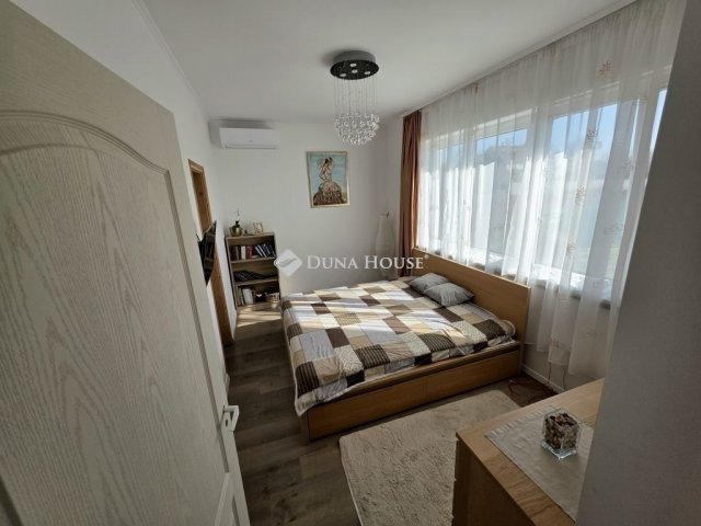 Eladó családi ház, Nagytarcsán 205 M Ft, 6 szobás