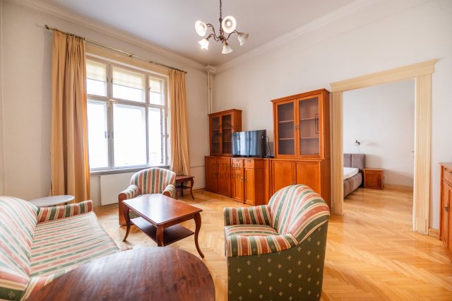 Eladó téglalakás, Budapesten, V. kerületben 99 M Ft, 2 szobás