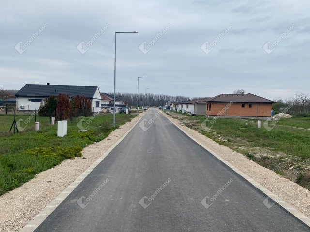 Eladó ikerház, Héderváron 74.9 M Ft, 4 szobás