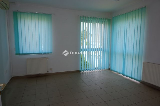 Eladó téglalakás, Kápolnásnyéken 97 M Ft, 3 szobás